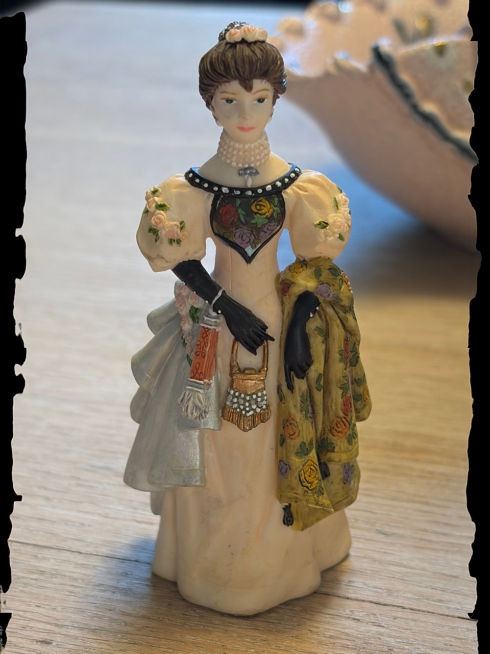 AVON | 2000 Miss Albee Porcelain Presidents Club Miniature Figurines Collectible